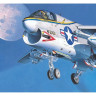 Сборная модель "Палубный штурмовик ВМС США A-7A "Corsair II"  М 1/72