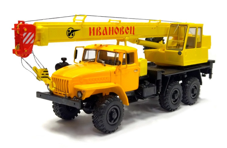 Масштабная модель "Автокран КС-3574 (4320)" М 1/43 Масштабная модель "Автокран КС-3574 (4320)" М 1/43