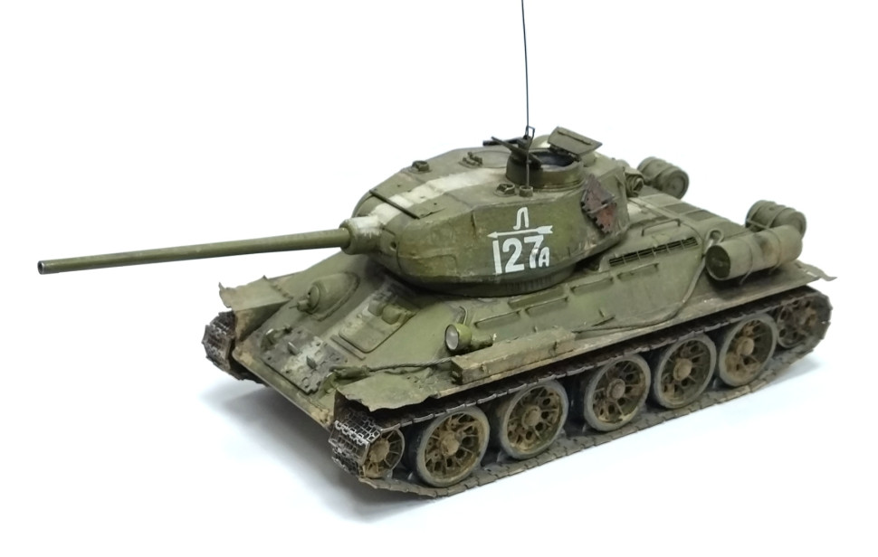 Масштабная модель "Советский танк Т-34-85 обр.1944 г."  М 1/35