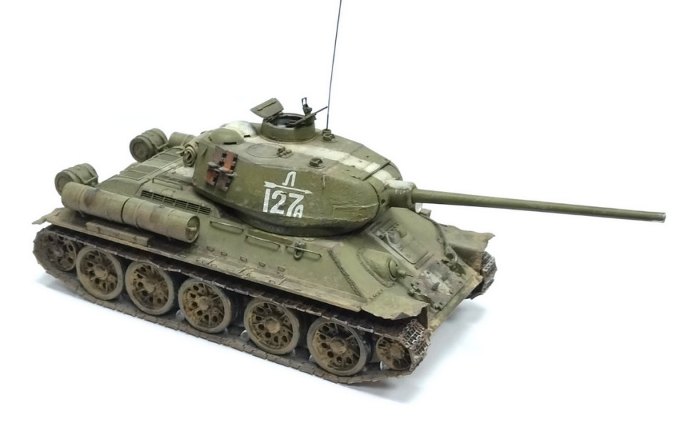Масштабная модель "Советский танк Т-34-85 обр.1944 г."  М 1/35